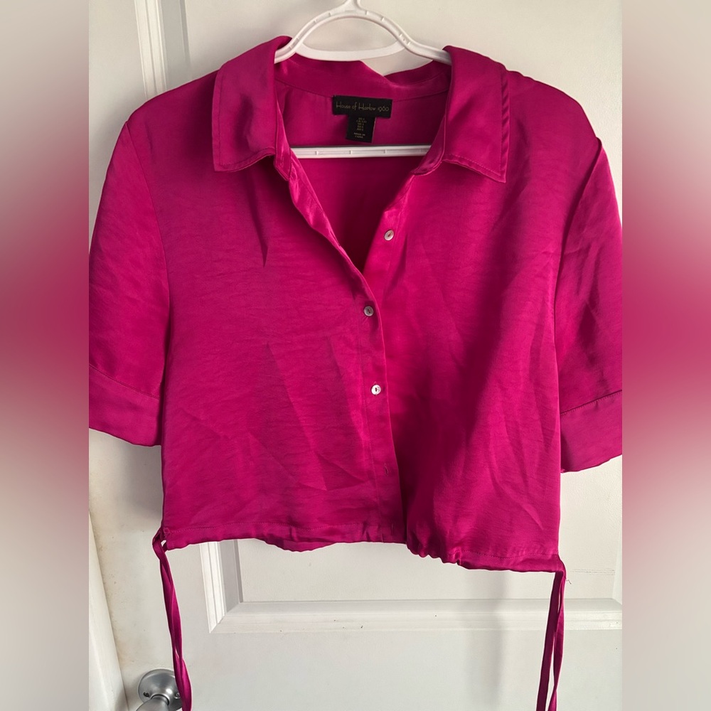 House of Harlow 1960
Women's Pink Button-Up Top with drawstring bottom